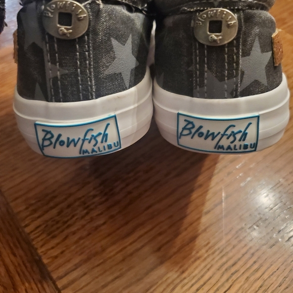 Brand New slip on sneakers - Picture 5 of 5